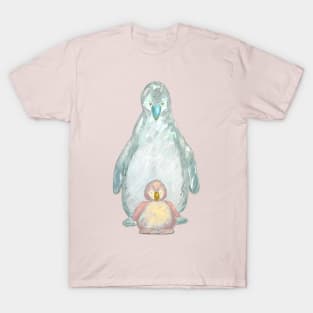 Cute baby penguin with Mommy/daddy penguin. T-Shirt